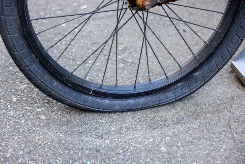 自転車のパンク、その原因とタイヤのメンテナンス方法について解説し 